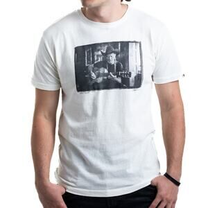CLINCH Willie Nelson Snapshot Vintage White Size Medium New w/o Tag MSRP $84